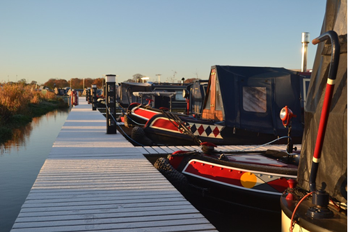 Narrowboating etiquette