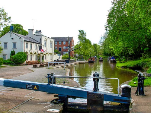 narrowboat holidays in wales