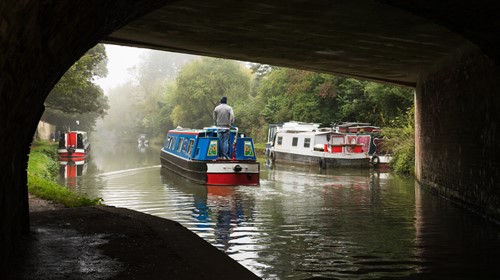 Ultimate guide to driving a narrowboat