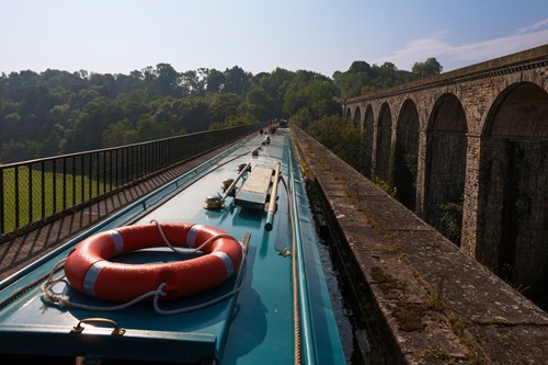 do you need a licence to drive a boat