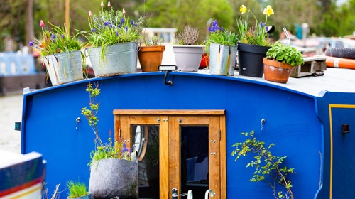 Electric Narrowboats Guide