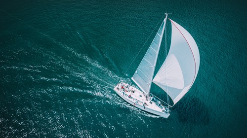 Dismasting: How to handle your boat in bad weather