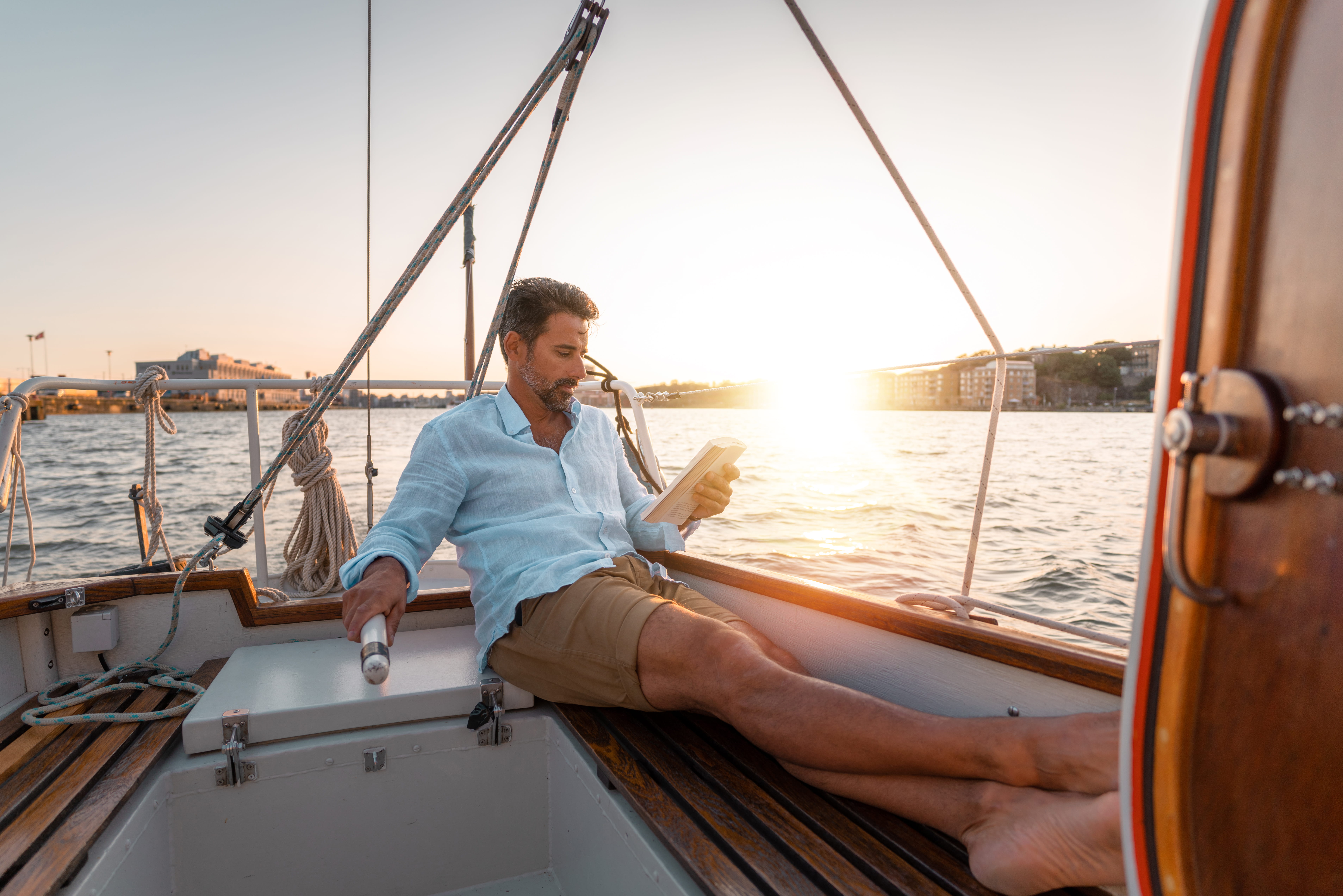 The 10 best sailing books for avid boaters