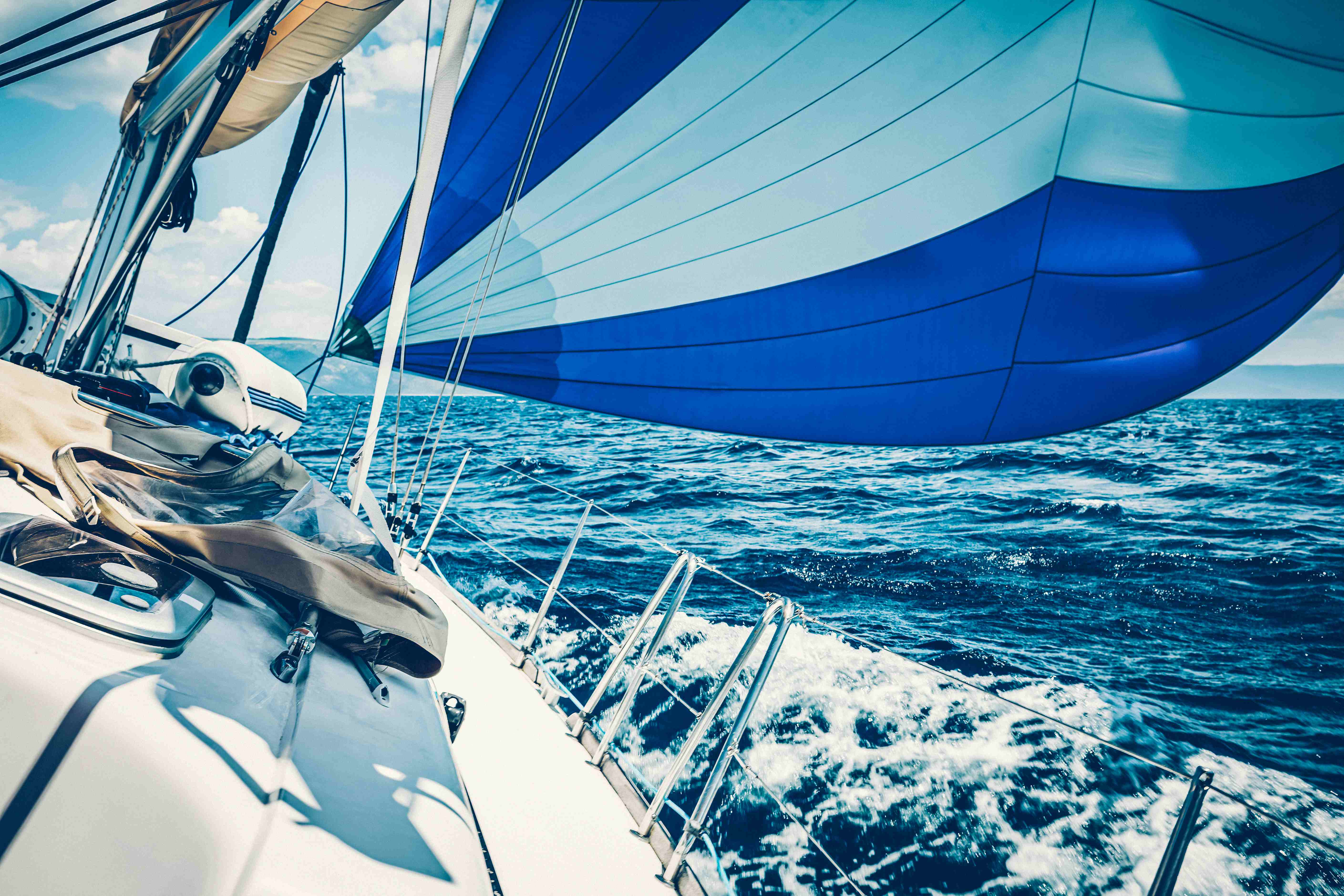 10 tips to improve your tacking in sailing